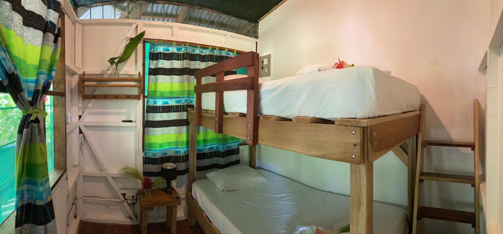 Puerto Viejo de Talamanca La Ruka Hostel מראה חיצוני תמונה